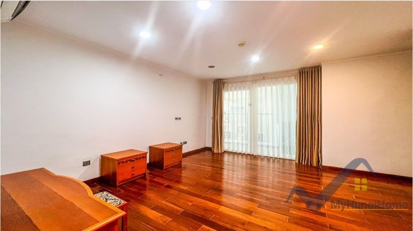 golf-view-apartment-to-rent-in-ciputra-hanoi-at-l2-block-4-beds-11