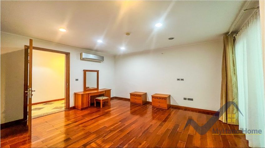 golf-view-apartment-to-rent-in-ciputra-hanoi-at-l2-block-4-beds-12