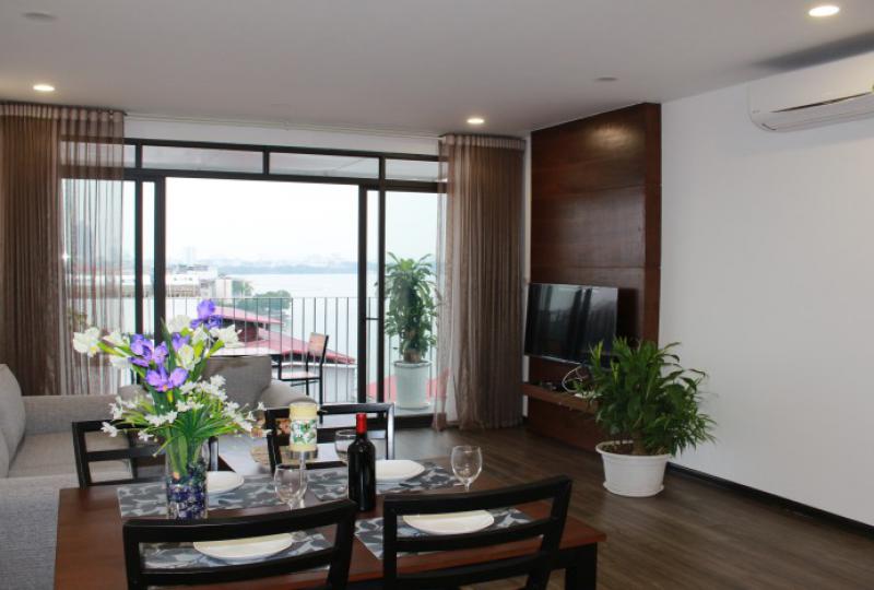Great Westlake view Xuan Dieu 2 bedroom apartment in Tay Ho