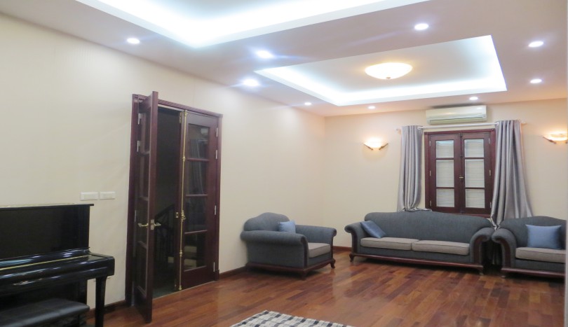 hanoi-house-for-rent-in-tay-ho-4-bedrooms-furnished-10