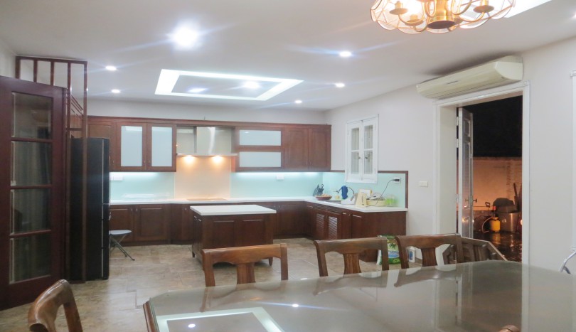 hanoi-house-for-rent-in-tay-ho-4-bedrooms-furnished-6