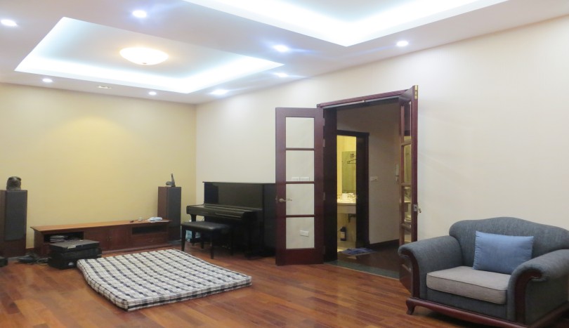 hanoi-house-for-rent-in-tay-ho-4-bedrooms-furnished-9