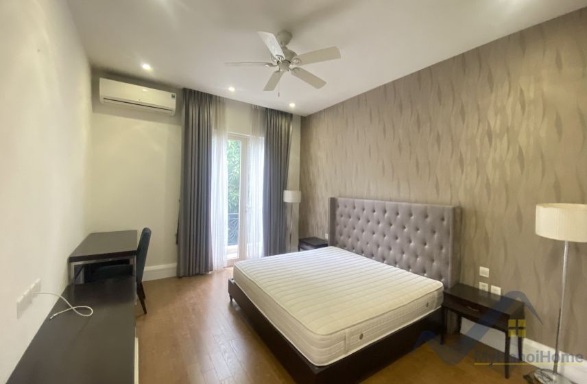 hanoi-villa-to-lease-in-vinhomes-riverside-comes-with-furnished-22