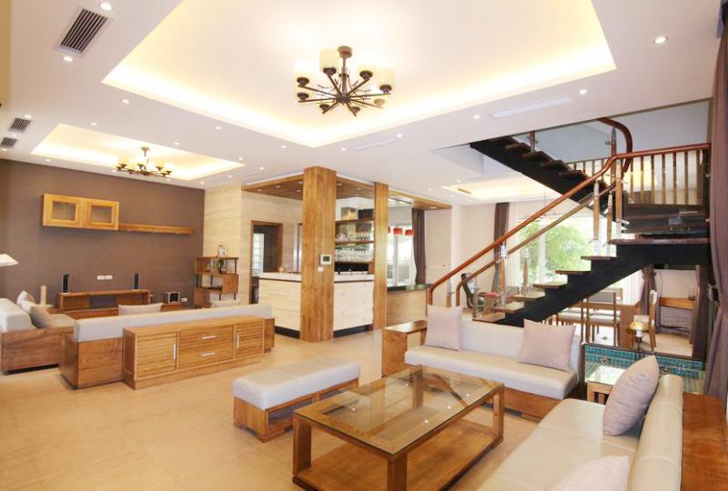High quality furnished detached Vinhomes Riverside villa rental