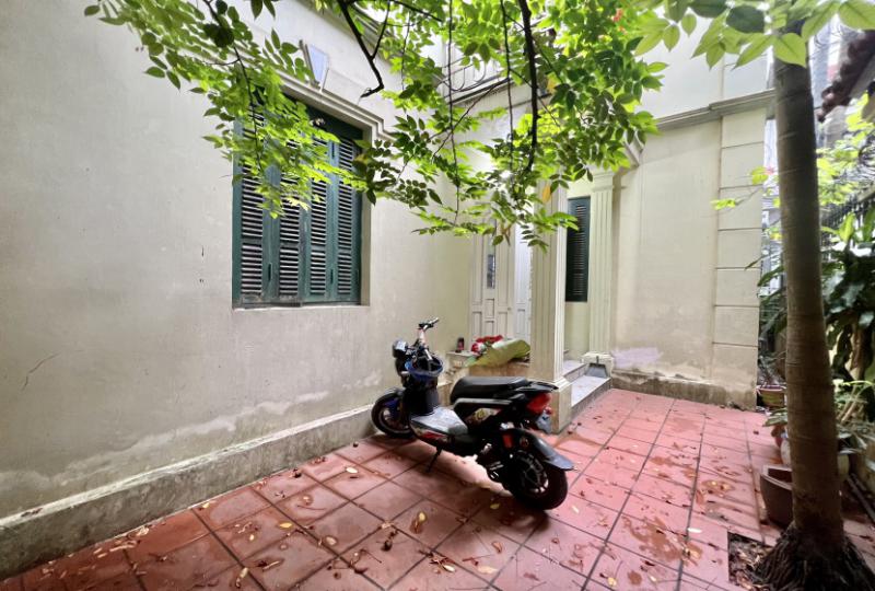 House for rent Tay Ho with frontyard and motobike access