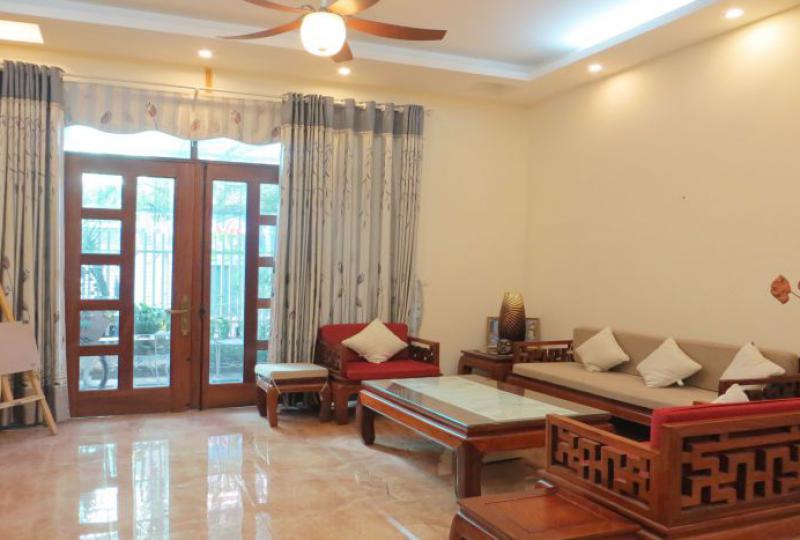 House to let in Au Co, Tay Ho of 5 bedrooms