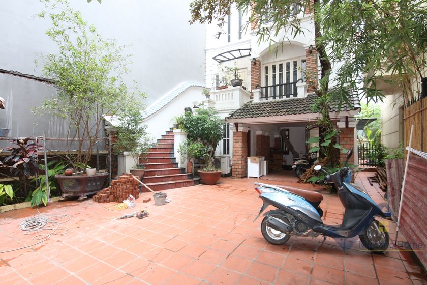 house-to-rent-in-tay-ho-on-to-ngoc-van-str-with-swimming-pool-20