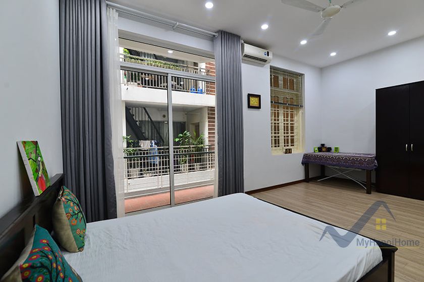 house-to-rent-on-dang-thai-mai-4-bedrooms-in-tay-ho-35