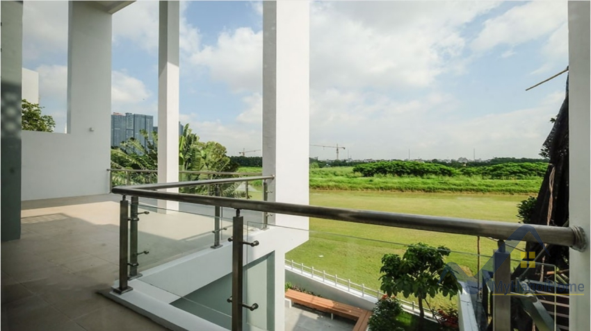 huge-villa-in-ciputra-hanoi-to-rent-at-q-block-with-golf-view-17