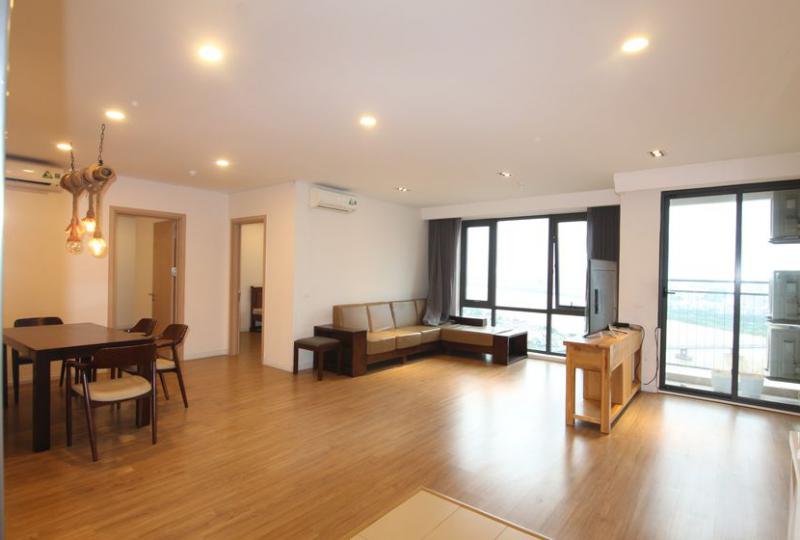 Bright Mipec Long Bien apartment to rent 3 bedrooms furnished