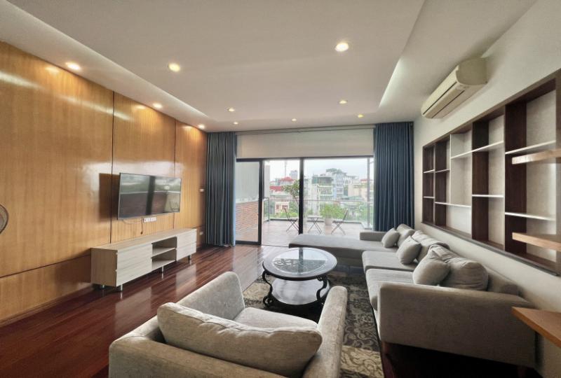 Lake view 3 bedroom apartment to rent in Tay Ho on Vu Mien str