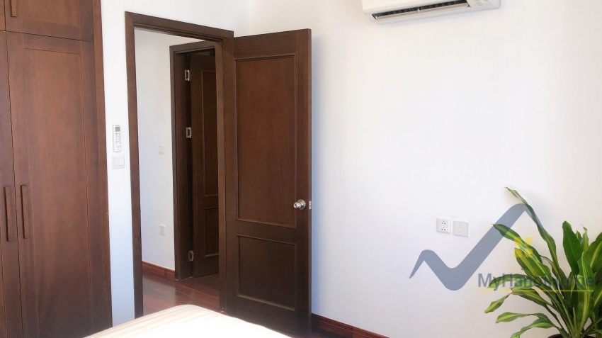 lake-view-3bed-apartment-for-rent-in-tay-ho-next-to-sheraton-hotel-14
