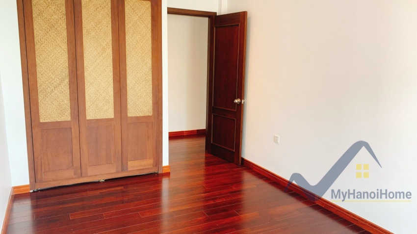 lake-view-3bed-apartment-for-rent-in-tay-ho-next-to-sheraton-hotel-17