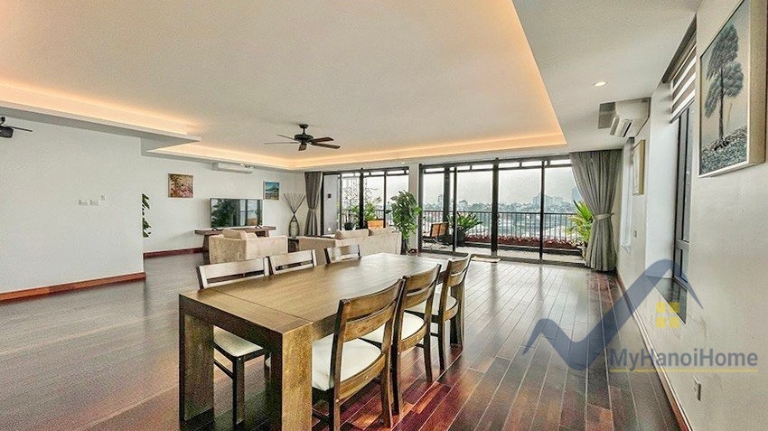 lake-view-3bed-apartment-for-rent-in-tay-ho-next-to-sheraton-hotel-2