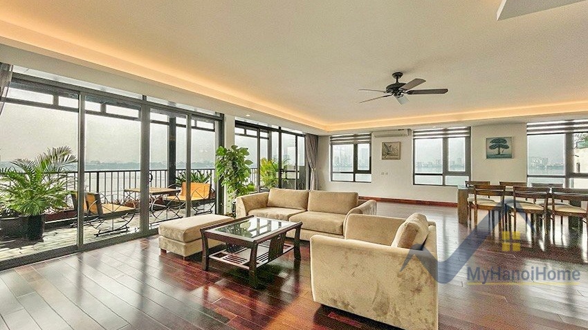 lake-view-3bed-apartment-for-rent-in-tay-ho-next-to-sheraton-hotel-3
