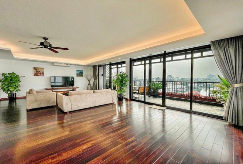 Lake view 3bed apartment for rent in Tay Ho next to Sheraton hotel