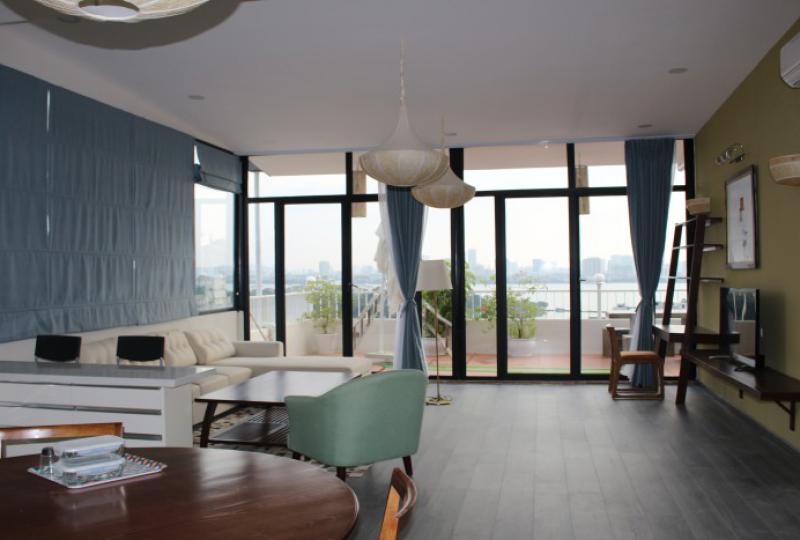 Lake view terrace three bedroom apartment in Tay Ho for rent