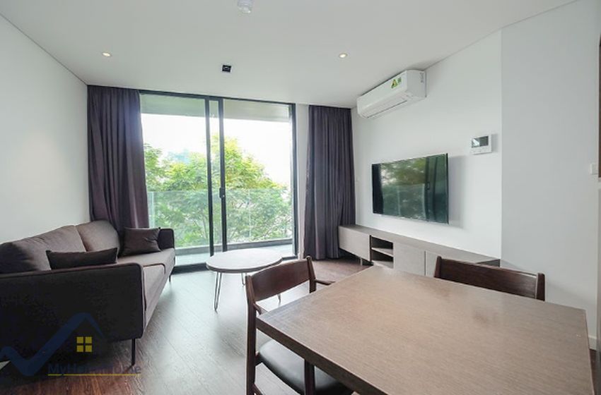 lakeview-apartment-in-truc-bach-hanoi-for-rent-with-01-bedroom-1