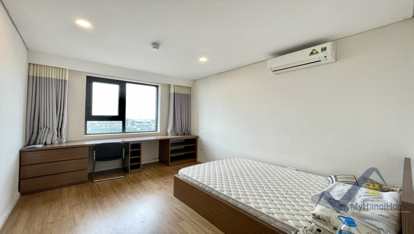 long-bien-2-bedroom-apartment-for-rent-in-mipec-riverside-23