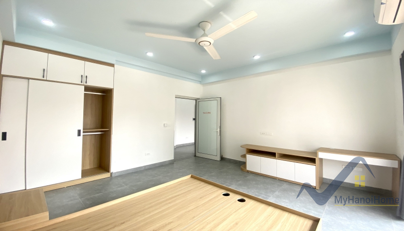 long-bien-apartment-for-rent-in-thach-ban-2-bedrooms-14