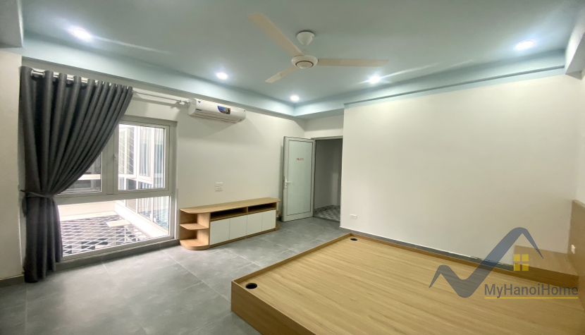 long-bien-apartment-for-rent-in-thach-ban-2-bedrooms-17
