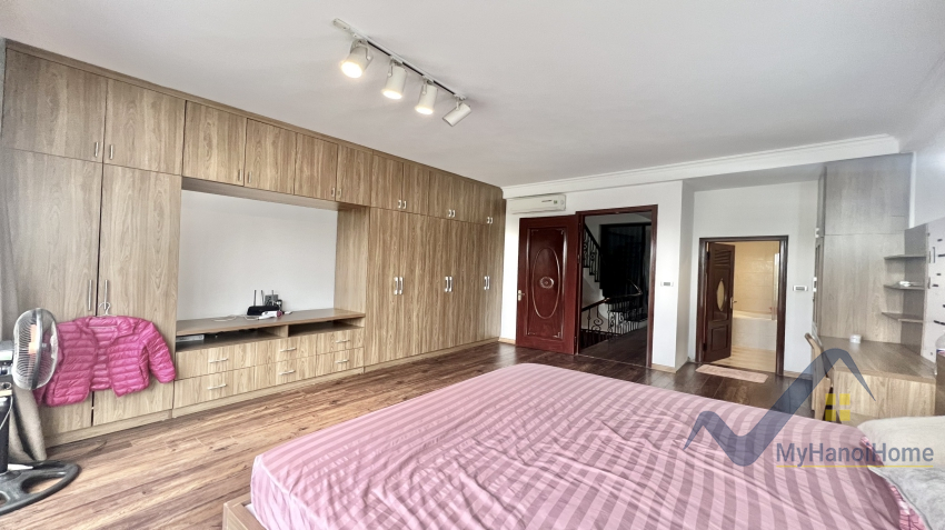 long-bien-house-rent-with-3-bedrooms-in-ngoc-thuy-street-24