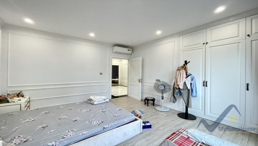 long-bien-house-rental-with-3-bedrooms-in-ngoc-thuy-street-38