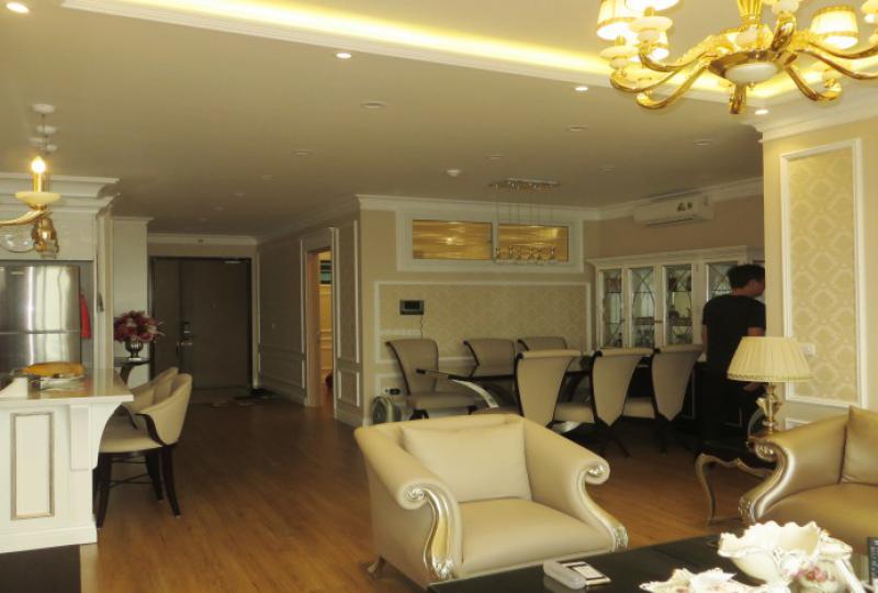 Luxury 02 bedroom apartment in Mipec Riverside 120m2 living space