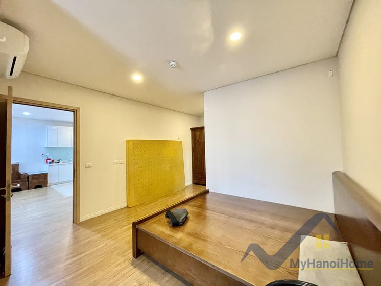 mipec-riverside-apartment-for-rent-with-2-bedrooms-and-lake-view-14