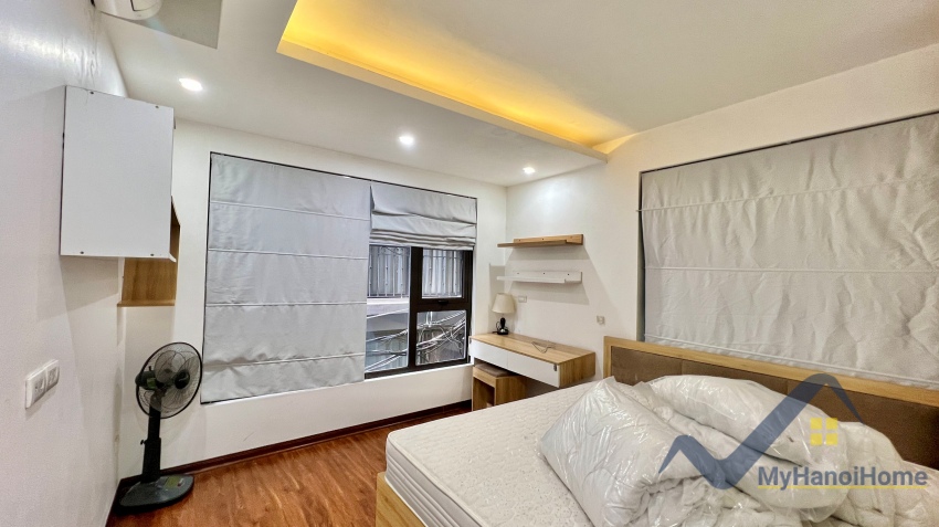 modern-2-bedroom-apartment-in-tay-ho-rental-on-nhat-chieu-str-8