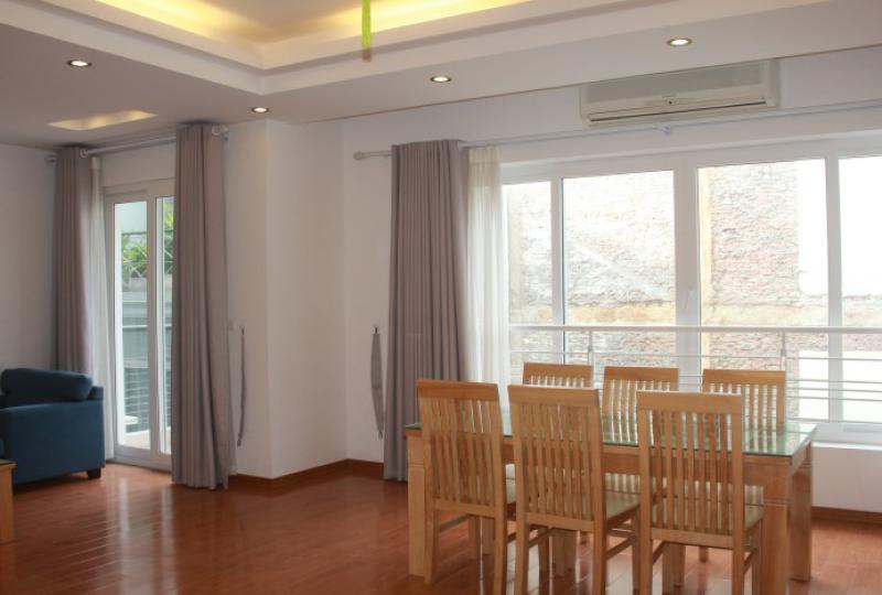 Modern 2 bedroom Tay Ho apartment for rent with furnished