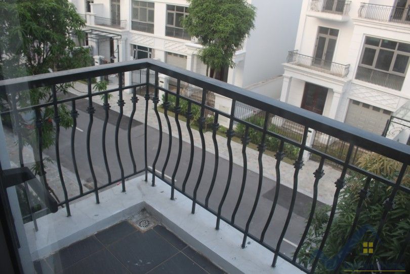 modern-furnished-3-bed-house-in-vinhomes-harmony-hanoi-for-rent-16