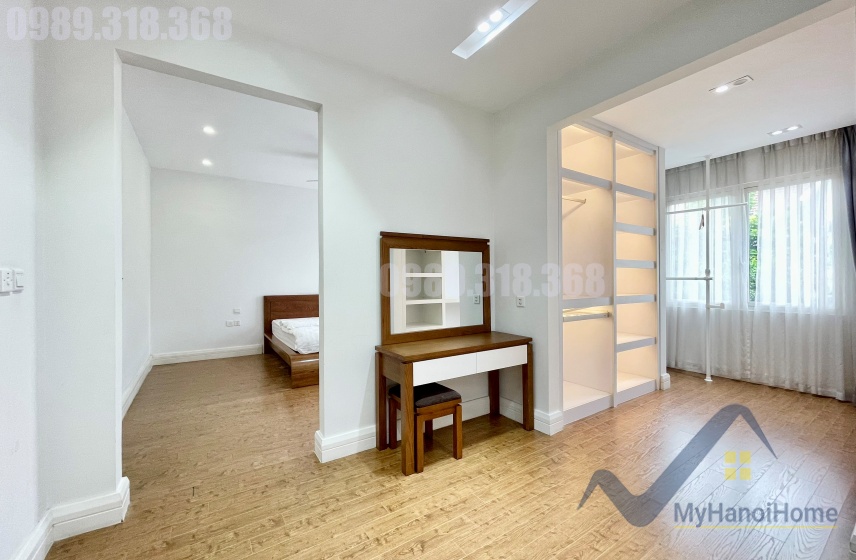 modern-furnished-house-in-vinhomes-riverside-for-rent-4bed-11