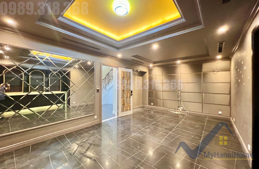 modern-house-in-vinhomes-riverside-hanoi-for-rent-elevator-5bed-9