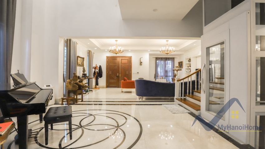 modern-vinhomes-riverside-hanoi-villa-for-rent-with-elevator-4beds-35