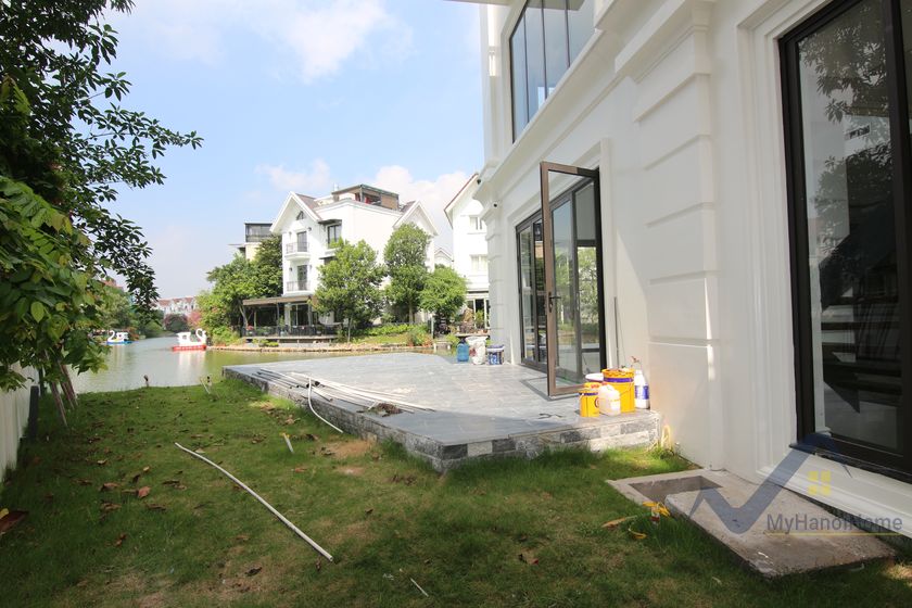 new-furnished-rental-detached-villa-vinhomes-riverside-hanoi-38