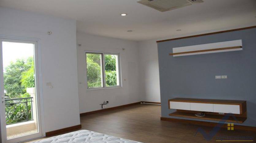 newly-refurbished-3bed-villa-for-rent-in-vinhomes-riverside-long-bien-18
