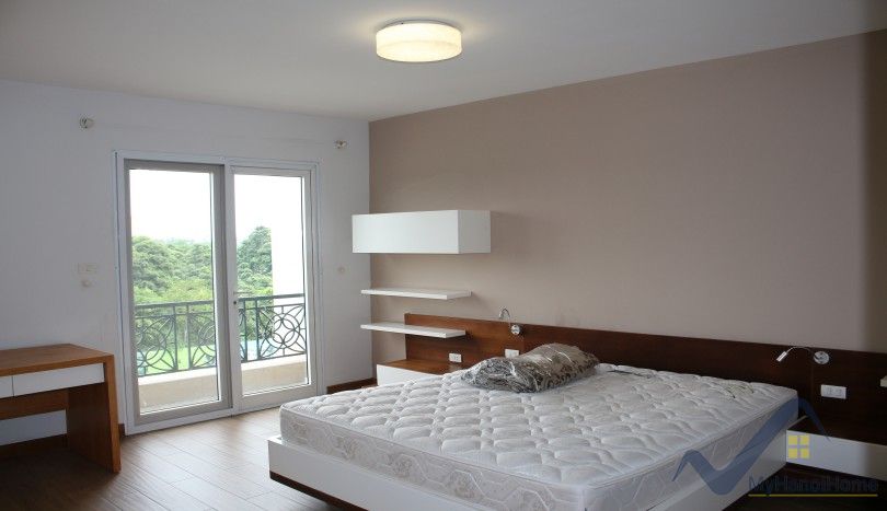 newly-refurbished-3bed-villa-for-rent-in-vinhomes-riverside-long-bien-21