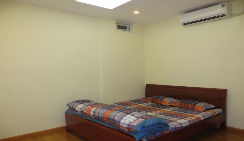 nice-1br-apartment-for-rent-in-nghi-tam-tay-ho-area-furnished-13