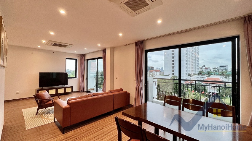 nice-view-2bed-apartment-for-rent-in-tay-ho-located-on-tu-hoa-street-5