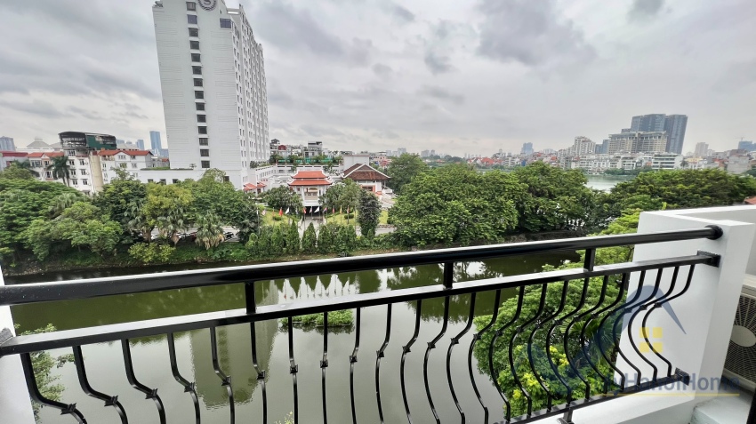 nice-view-2bed-apartment-for-rent-in-tay-ho-located-on-tu-hoa-street-8