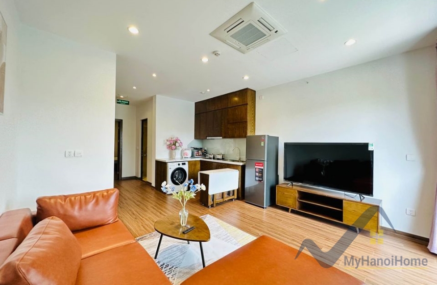 one-bedroom-apartment-in-tay-ho-for-rent-located-on-tu-hoa-str-4