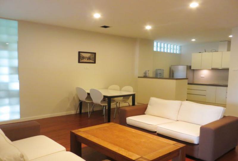 Open plan reception room 2 bedroom for rent in Tay Ho