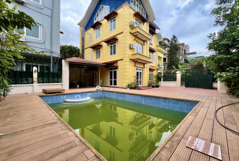 Outdoor swimming pool house for rent in Tay Ho Hanoi