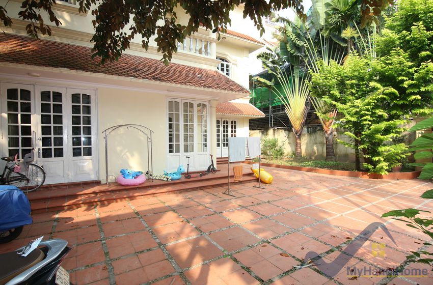 outdoor-swimming-pool-villa-for-rent-in-tay-ho-hanoi-3