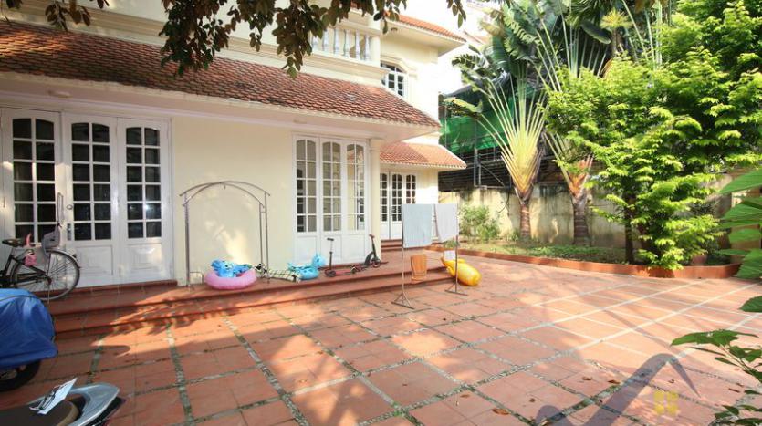 outdoor-swimming-pool-villa-for-rent-in-tay-ho-hanoi-3