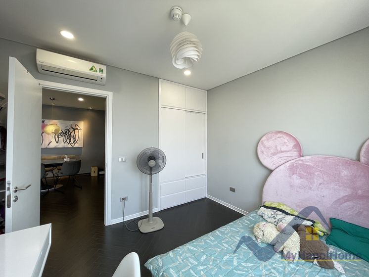 panoramic-view-3-bedroom-apartment-for-rent-in-mipec-riverside-26