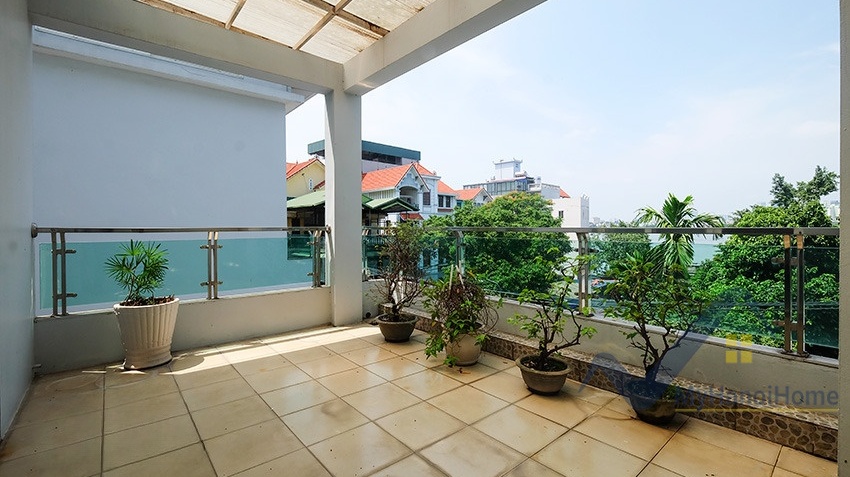 partly-furnished-house-in-tay-ho-for-rent-on-dang-thai-mai-21