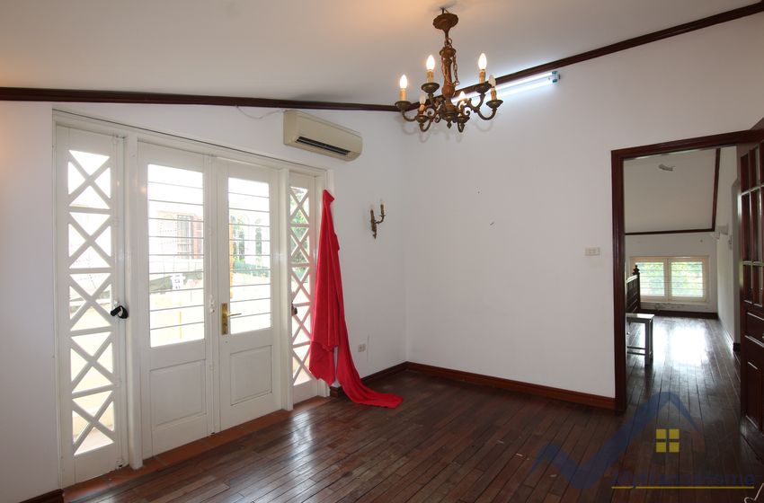 partly-furnished-tay-ho-house-rental-dang-thai-mai-street-3beds-16