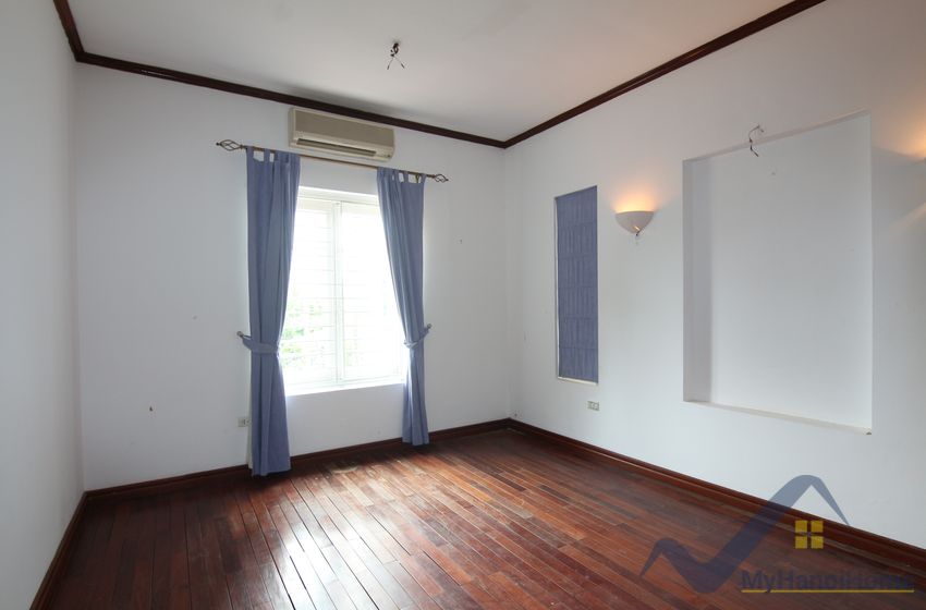 partly-furnished-tay-ho-house-rental-dang-thai-mai-street-3beds-32